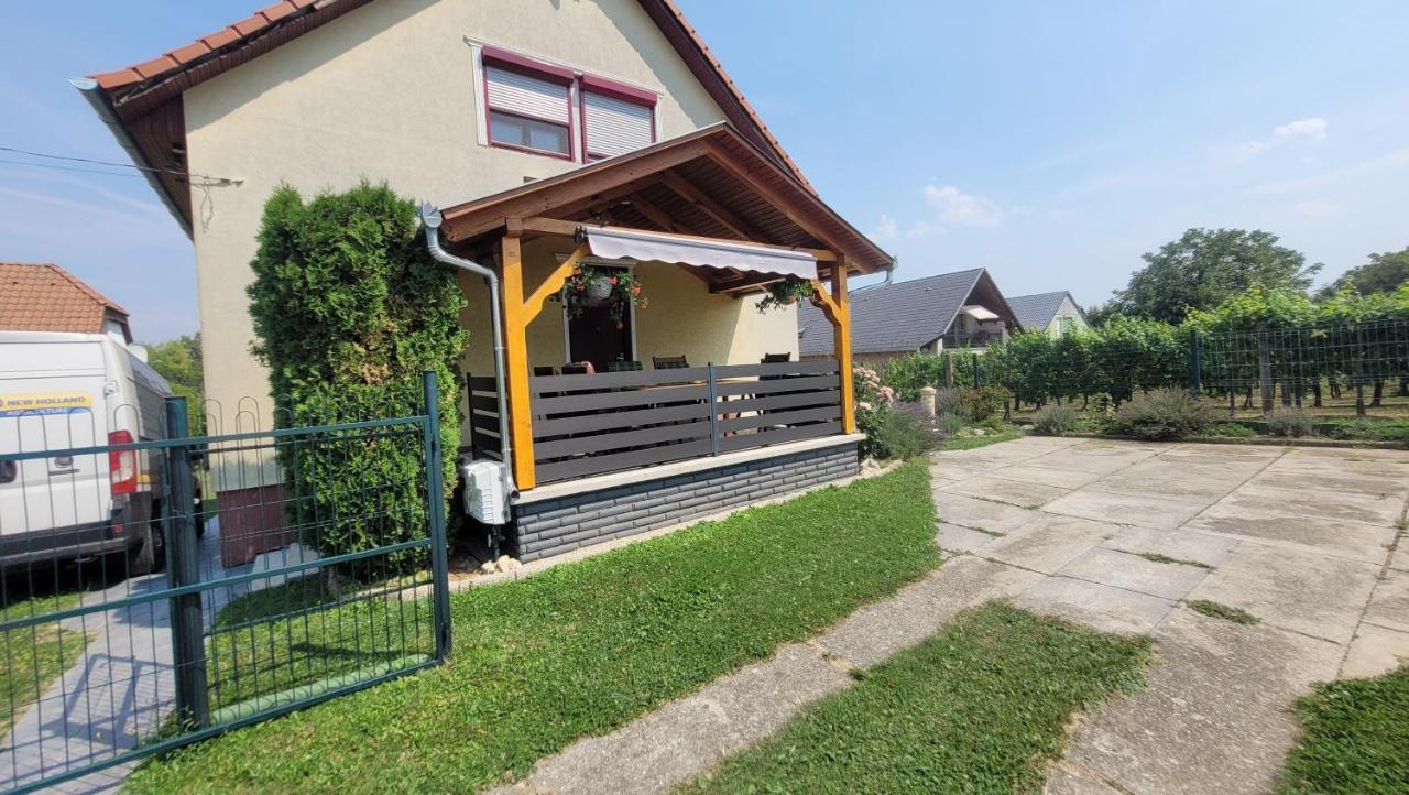 Appartement Zoltan Nyaralo à Zalakaros Extérieur photo